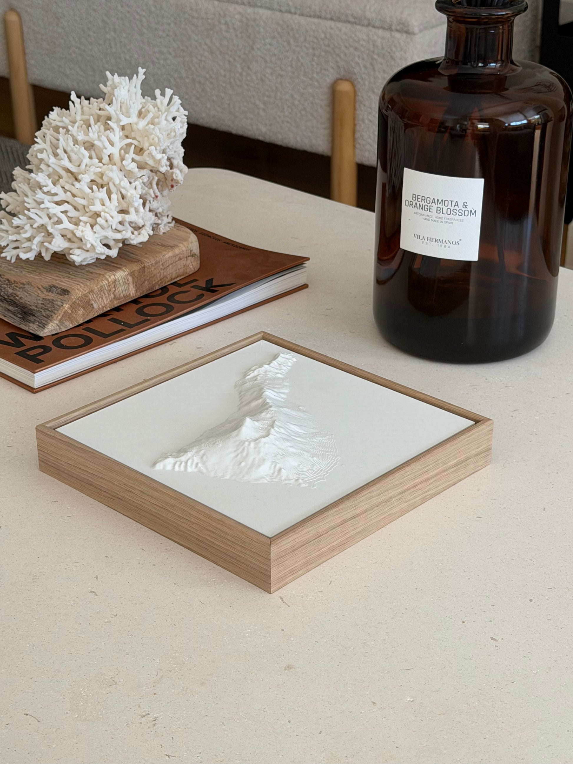 Mapa 3D en relieve de Tenerife enmarcado en roble macizo