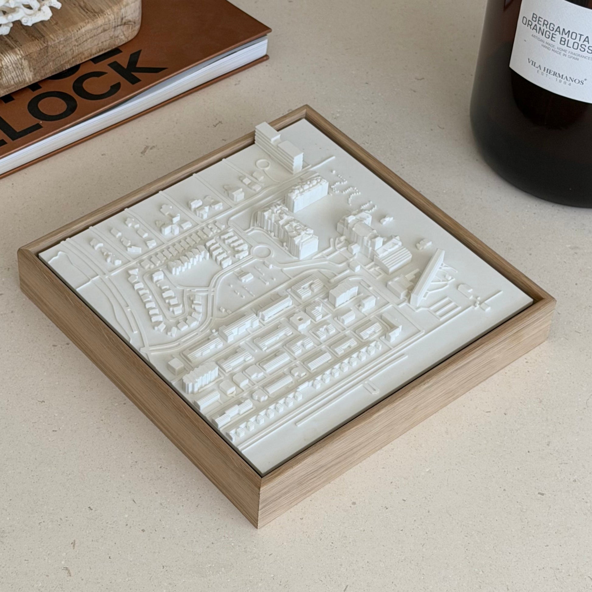Mapa 3D de Key Biscayne, Hotel Ritz, enmarcado en roble macizo