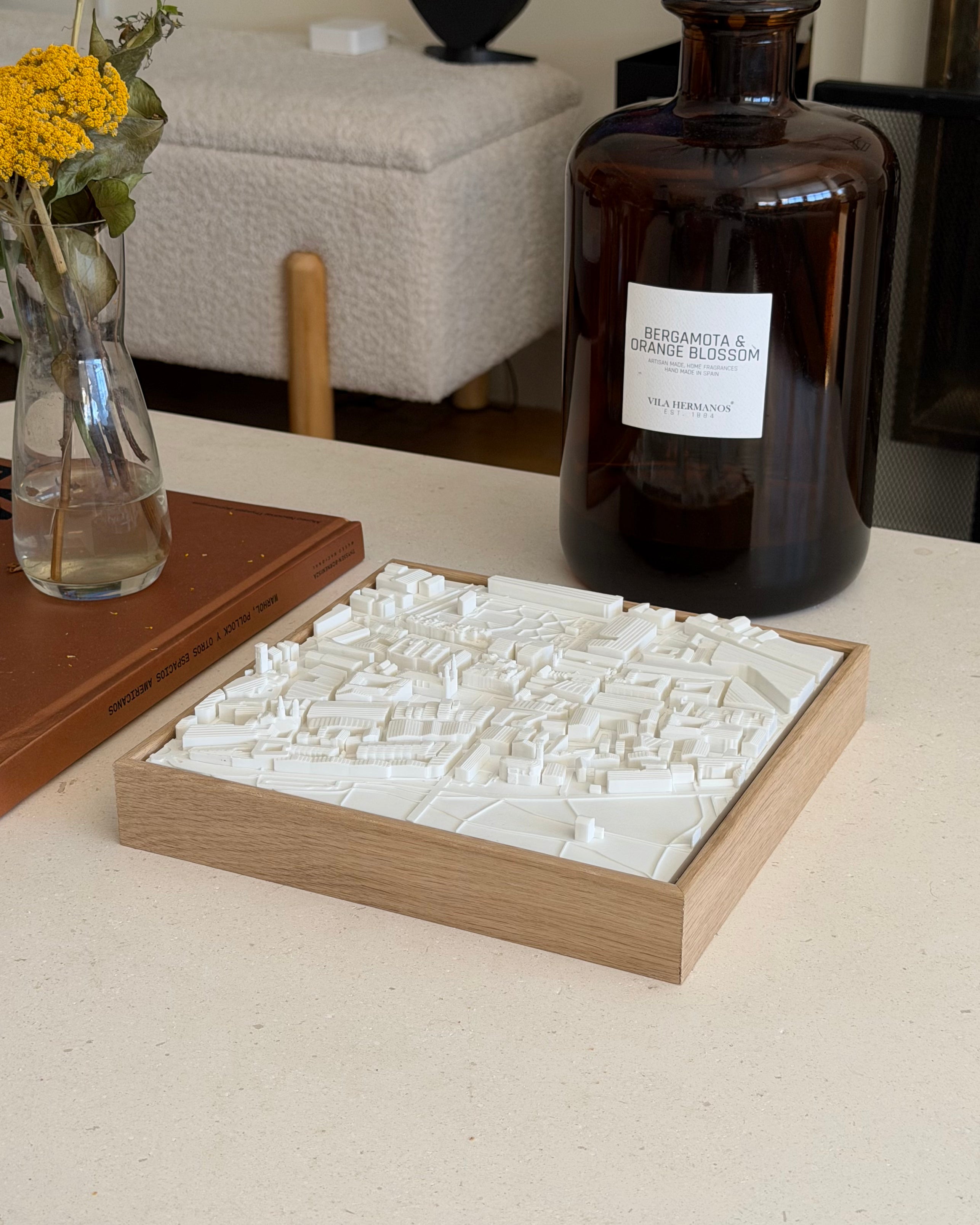 Mapa 3D de Logroño enmarcado en roble macizo